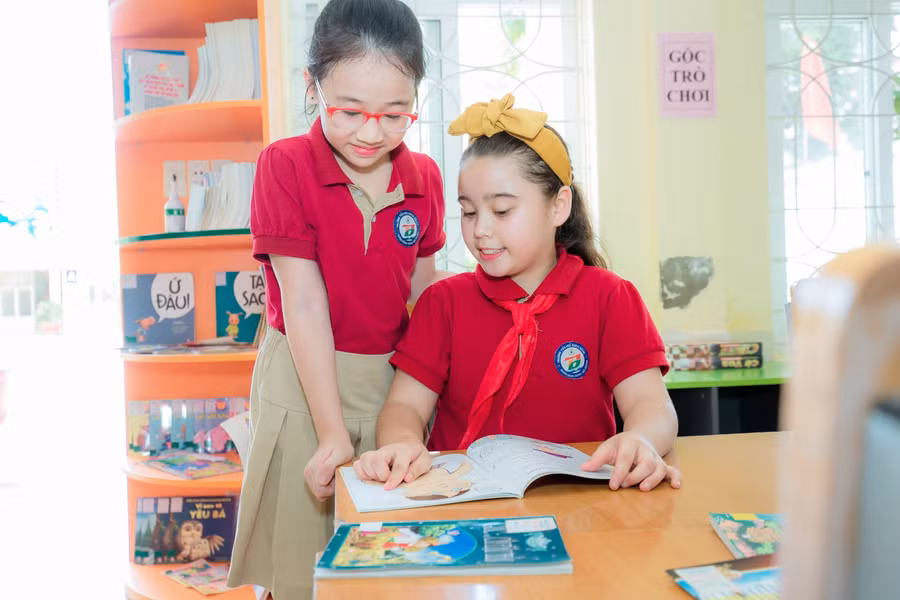 Góc thư viện Trường Tiểu học Bạch Đằng, quận Hồng Bàng
