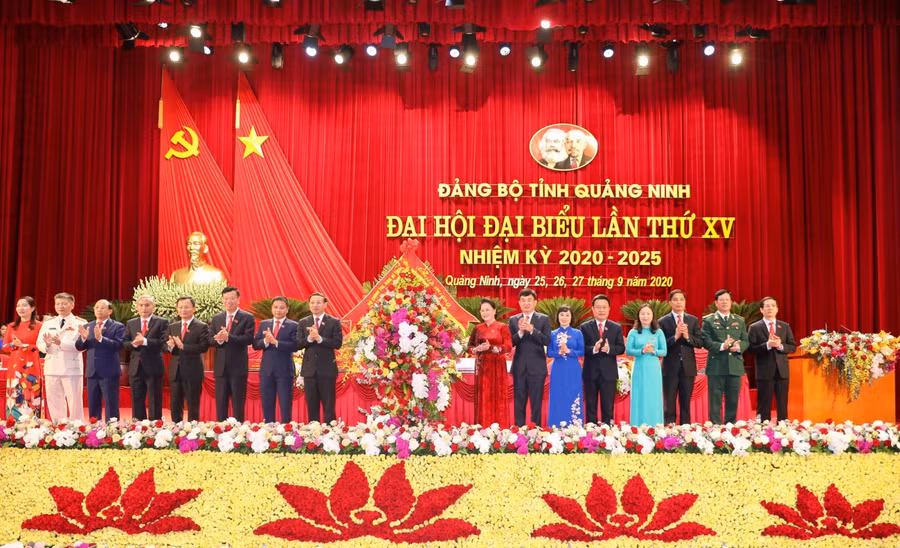 Các đại biểu chụp ảnh lưu niệm tại Đại hội