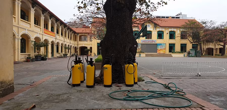 Trường THPT Ngô Quyền đã vệ sinh, sát khuẩn trường lớp sạch sẽ