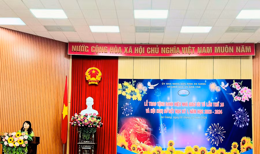 An Giang tổ chức Lễ trao danh hiệu Nhà giáo Ưu tú lần thứ 16.