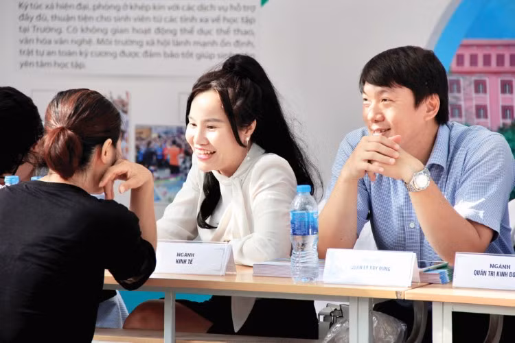 Tuyển sinh năm 2020: Để không còn “tổ hợp lạ” và phá đáy “điểm sàn”