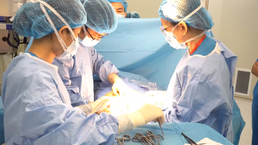 Sản phụ được mổ cấp cứu vì vỡ tử cung. 