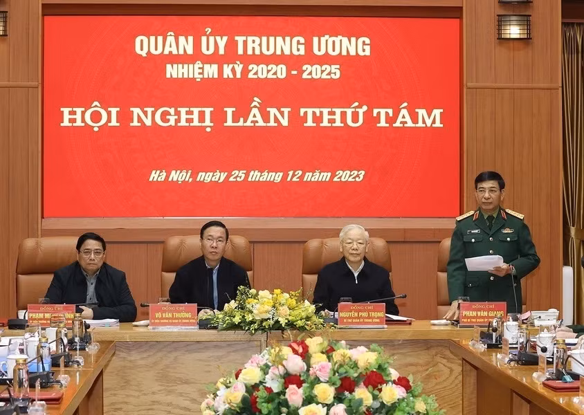 Đại tướng Phan Văn Giang, Ủy viên Bộ Chính trị, Phó Bí thư Quân ủy Trung ương, Bộ trưởng Bộ Quốc phòng phát biểu tại Hội nghị. (Ảnh: Trí Dũng/TTXVN)