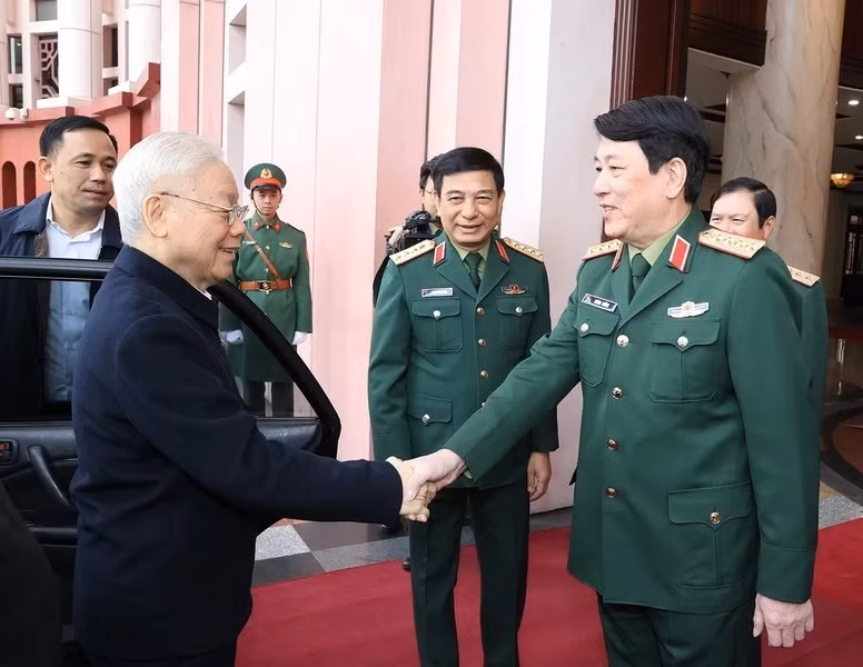 Tổng Bí thư Nguyễn Phú Trọng tới dự Hội nghị Quân ủy Trung ương. (Ảnh: Trí Dũng/TTXVN)