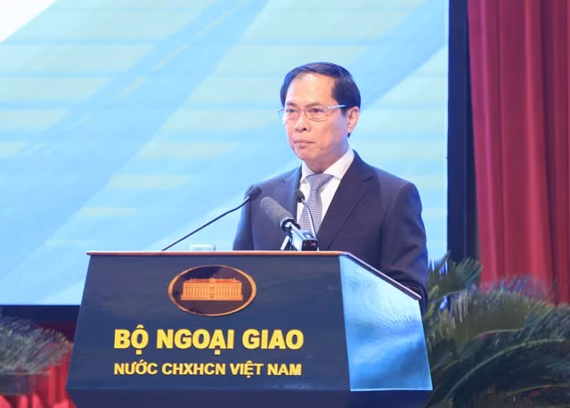 Bộ trưởng Bộ Ngoại giao Bùi Thanh Sơn phát biểu khai mạc. (Ảnh: VGP/Nhật Bắc)
