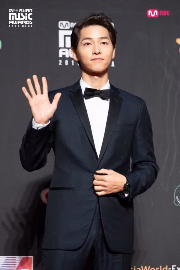 Song Joong Ki.