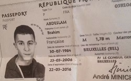 Gia đình của Ibrahim hoàn toàn bất ngờ trước tin tên này tấn công khủng bố. Ảnh: Telegraph me-ke-tan-cong-paris-con-toi-khong-dinh-giet-ai