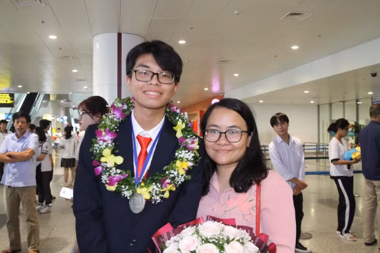 Cô giáo tiếp lửa đam mê môn Hóa học