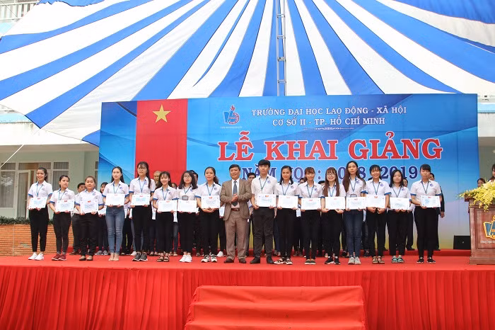 Trường ĐH Lao động Xã hội (Cơ sở 2-TPHCM) khai giảng năm học mới