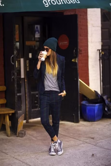 Xuong pho ngay lanh cung voi mu len beanie - Anh 9