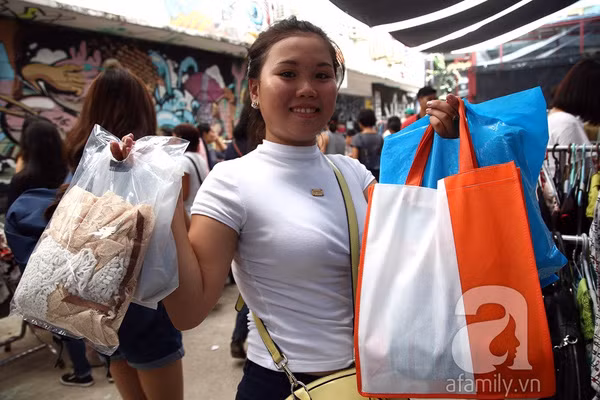 Phiên chợ đặc biệt ở Sài Gòn