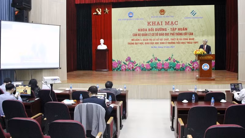 Học viện Quản lý Giáo dục khai mạc khóa bồi dưỡng, tập huấn mô-đun 4 cho cán bộ quản lý cơ sở giáo dục phổ thông cốt cán.