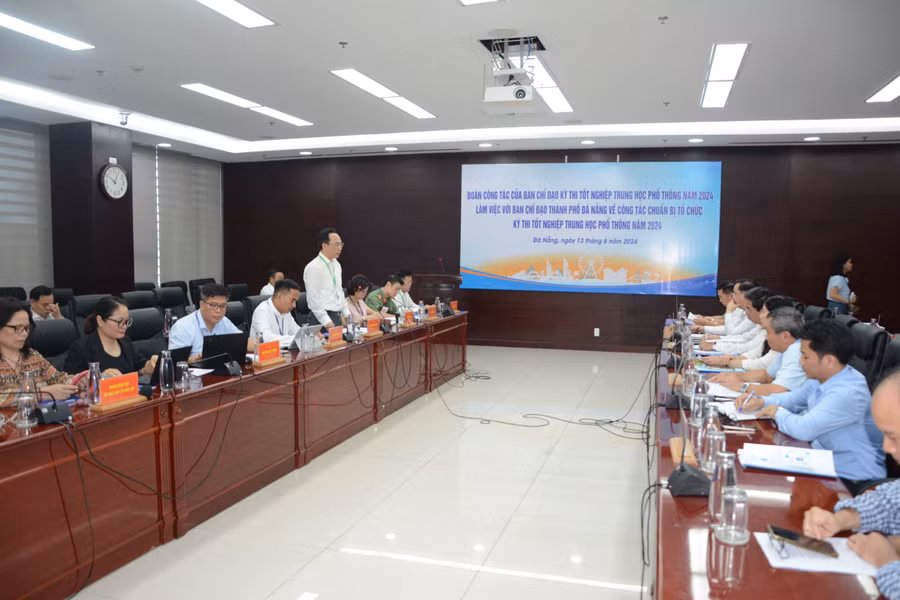 Đoàn công tác Ban chỉ đạo cấp quốc gia kỳ thi tốt nghiệp THPT năm 2024 làm việc với UBND TP Đà Nẵng về công tác chuẩn bị cho kỳ thi. Đoàn công tác Ban chỉ đạo cấp quốc gia kỳ thi tốt nghiệp THPT năm 2024 làm việc với UBND TP Đà Nẵng về công tác chuẩn bị cho kỳ thi.