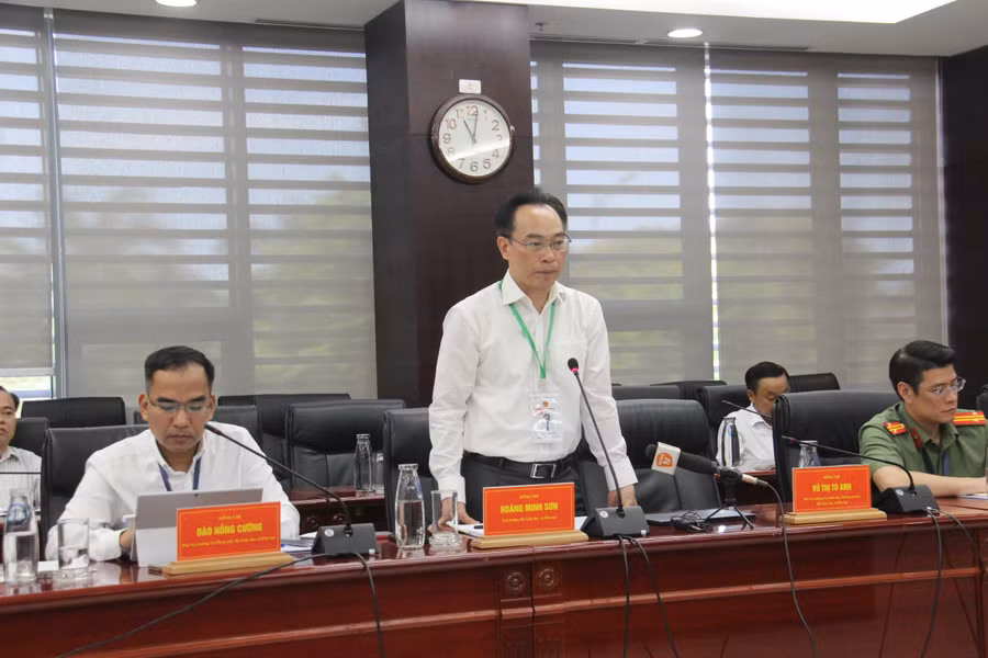 Thứ trưởng Bộ GD&ĐT Hoàng Minh Sơn lưu ý Đà Nẵng trong công tác đảm bảo an toàn, bảo mật đề thi. Thứ trưởng Bộ GD&ĐT Hoàng Minh Sơn lưu ý Đà Nẵng trong công tác đảm bảo an toàn, bảo mật đề thi.