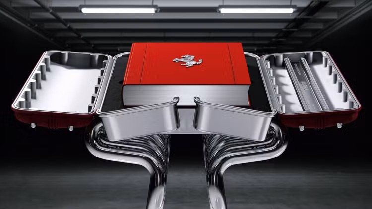 Cuốn sách về lịch sử Ferrari.