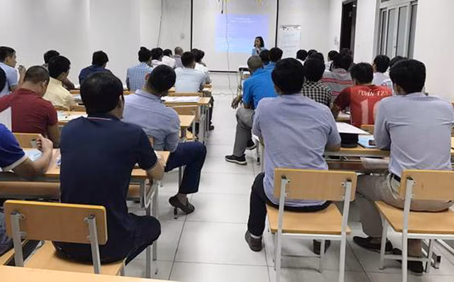 Quy định trong Luật Viên chức tạo kẽ hở để nhiều trung tâm đào tạo lợi dụng đào tạo chứng chỉ. Ảnh: NT Quy định trong Luật Viên chức tạo kẽ hở để nhiều trung tâm đào tạo lợi dụng đào tạo chứng chỉ. Ảnh: NT