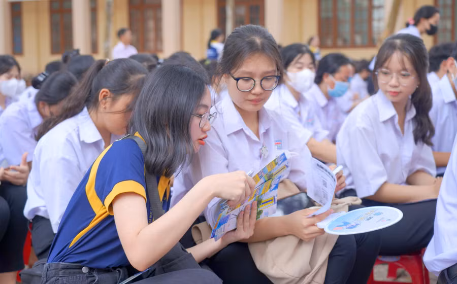 Chuyên gia tuyển sinh Trường Đại học Gia Định tư vấn thông tin ngành, nghề cho học sinh trong năm học 2023 -2024. Ảnh: GDU Chuyên gia tuyển sinh Trường Đại học Gia Định tư vấn thông tin ngành, nghề cho học sinh trong năm học 2023 -2024. Ảnh: GDU
