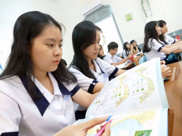 Cô giáo trường Quốc học Huế mách nước giành trọn vẹn điểm phần bảng biểu môn Địa lý ảnh 2