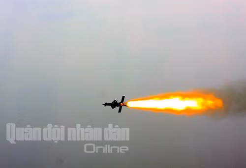 “Nỏ liên châu” S-125-2TM Việt Nam xé toạc bầu trời
