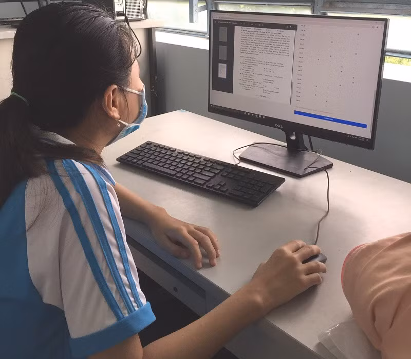 HS TP Cần Thơ kiểm tra trực tuyến bằng hình thức trắc nghiệm.