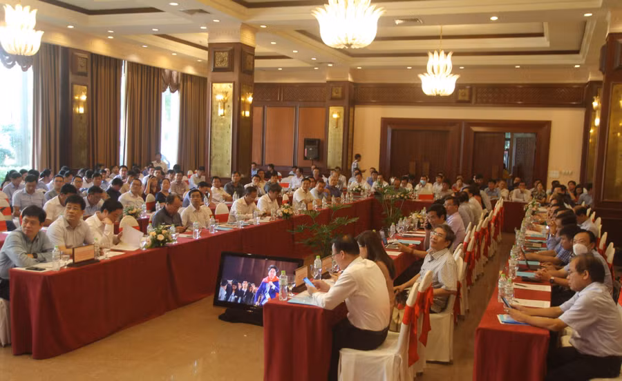 Các đại biểu tham dự hội nghị.