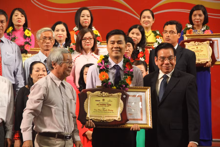 TP.HCM: Trao giải thưởng Võ Trường Toản cho 40 nhà giáo tiêu biểu ảnh 1