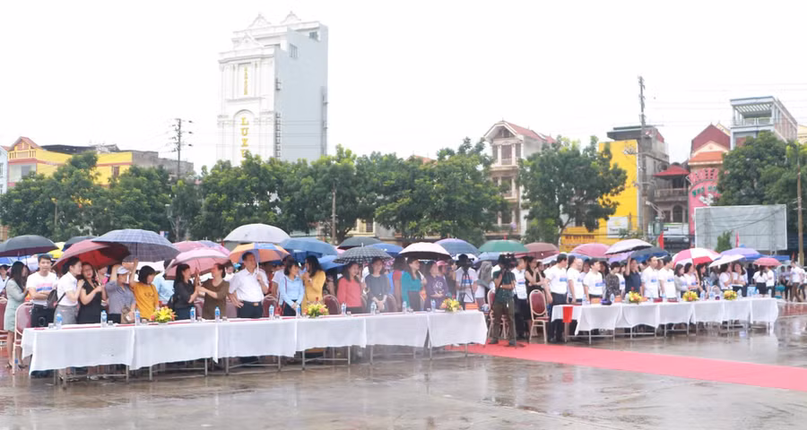Toàn cảnh Lễ Mít tinh cổ động, diễu hành hưởng ứng Ngày Quốc tế Trẻ em gái 11/10. Toàn cảnh Lễ Mít tinh cổ động, diễu hành hưởng ứng Ngày Quốc tế Trẻ em gái 11/10.