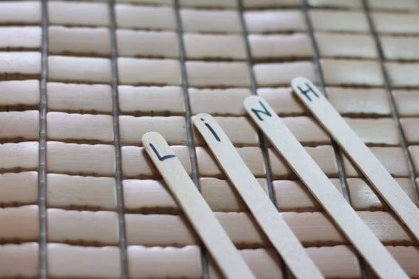 7 trò chơi thú vị từ que kem mẹ sáng tạo cho con 9
