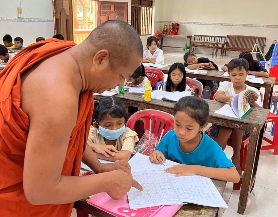 Học sinh học tiếng Khmer ở các chùa của huyện Châu Thành (Trà Vinh). Ảnh: NVCC Học sinh học tiếng Khmer ở các chùa của huyện Châu Thành (Trà Vinh). Ảnh: NVCC