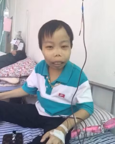 Trần Sơn sống dựa vào việc truyền máu thường xuyên