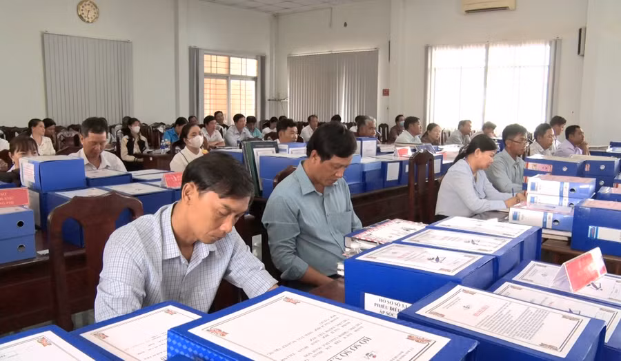 Quang cảnh buổi làm việc.
