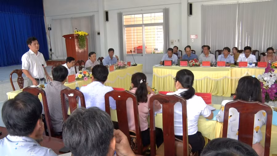 Đại biểu tham dự buổi làm việc.