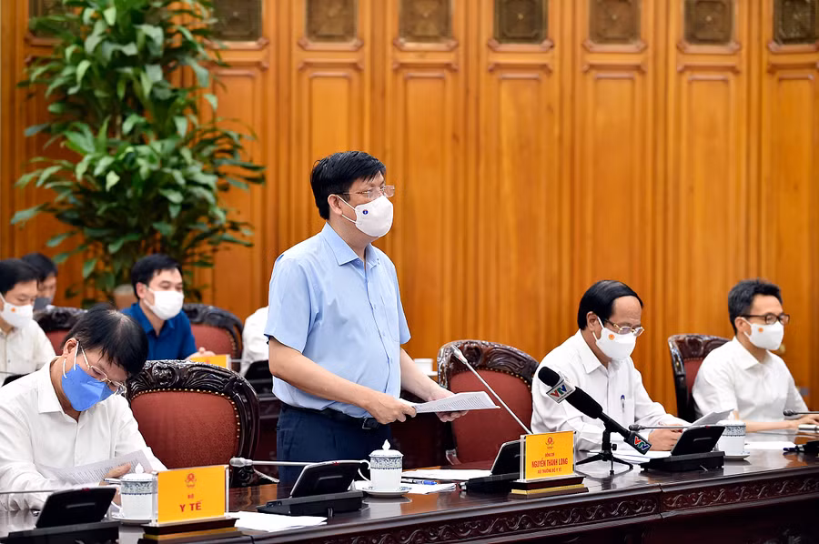 Bộ trưởng Bộ Y tế Nguyễn Thanh Long phát biểu tại cuộc họp. - Ảnh: VGP/Nhật Bắc