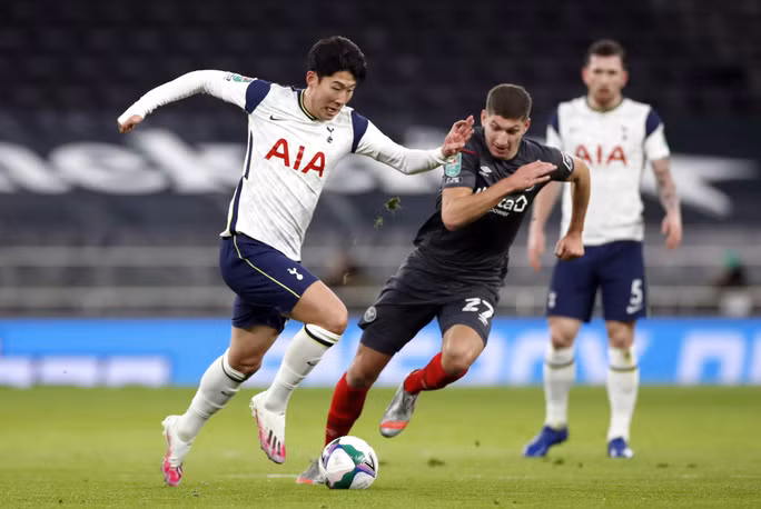 Hàng thủ Brentford hóa giải Son Heung-min
