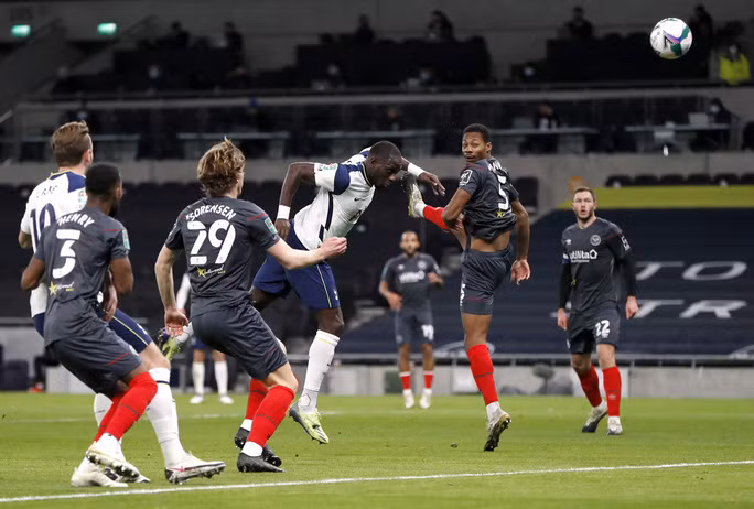 Moussa Sissoko mở tỉ số từ phút thứ 8