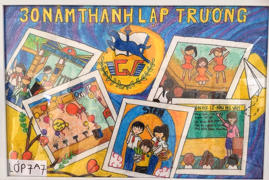 Tranh của học sinh khối 7 chủ đề "30 năm thành lập trường".