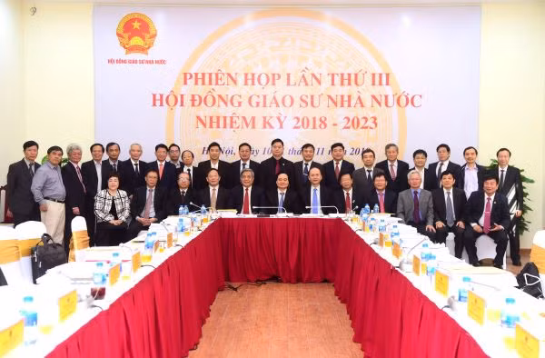 Các đại biểu tham dự kỳ họp.