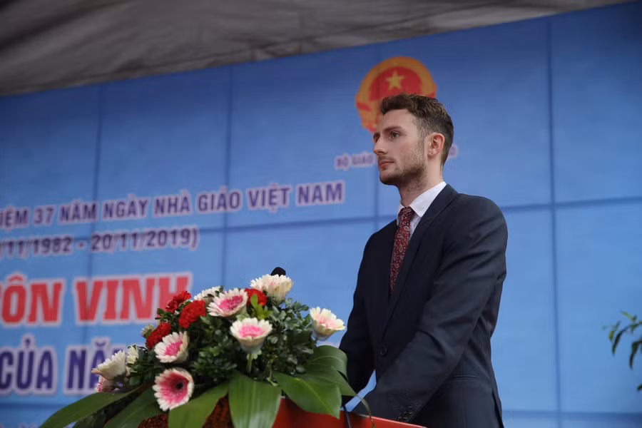 Ông Stewart Utley (ĐH Anh Quốc Việt Nam - BUV) phát biểu Ông Stewart Utley (ĐH Anh Quốc Việt Nam - BUV) phát biểu