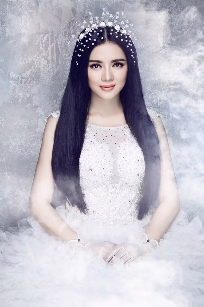 Cuối năm 2014, Lý Nhã Kỳ bất ngờ viết tâm thư tuyên bố rút lui khỏi showbiz Việt sau 7 năm hoạt động. Cô cho biết, dù con đường nghệ thuật lắm chông gai nhưng đã cho cô những trải nghiệm đáng nhớ. Đi đến bất cứ đâu cô cũng nhận được sự chào đón nồng nhiệt, yêu mến của mọi người. Nhưng chính lúc này, cô quyết định dừng lại các hoạt động nghệ thuật để bước sang một con đường mới. Ảnh: NVCC Lý do sao Việt rút lui khỏi showbiz