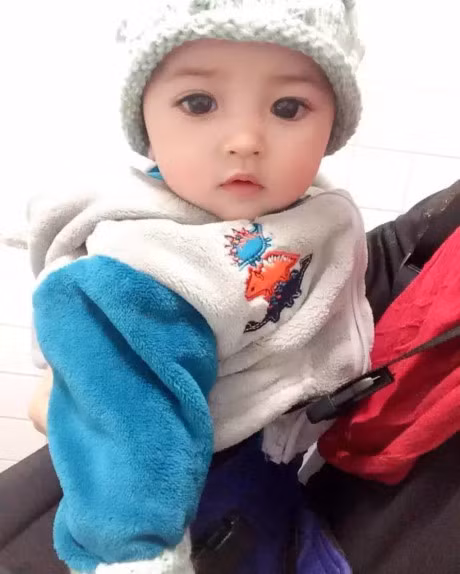 Em be co doi mat dep nhat the gioi, ai cung to mo xem hinh anh cha me be - Anh 12