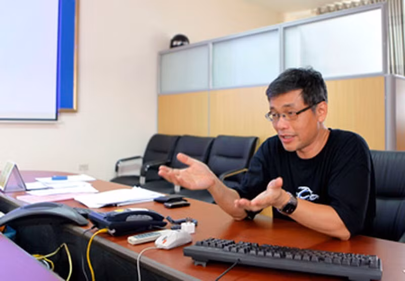 Tiến sĩ Hoàng Lê Minh.