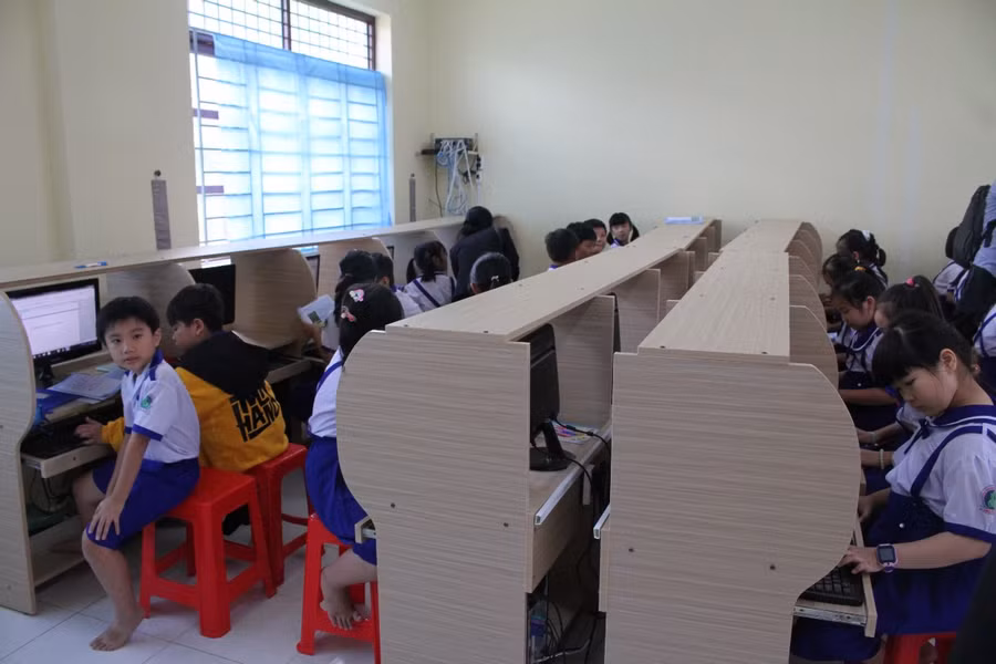 Tỉnh Cà Mau tập trung nguồn lực chuẩn bị triển khai Chương trình, SGK mới. Ảnh: Q. Ngữ.