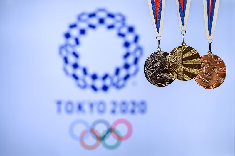 Những tấm huy chương của Olympic 2020 sẽ được trao cho người chiến thắng theo cách đặc biệt.