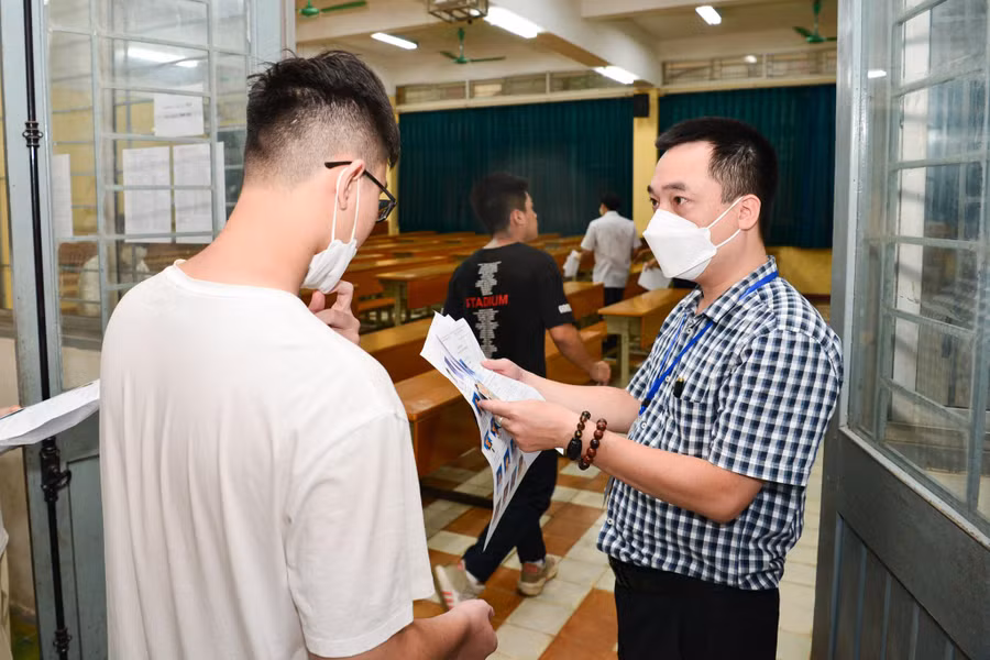 Thí sinh tham dự Kỳ thi đánh giá tư duy năm 2022 do Trường ĐH Bách khoa Hà Nội tổ chức. Ảnh: NTCC Thí sinh tham dự Kỳ thi đánh giá tư duy năm 2022 do Trường ĐH Bách khoa Hà Nội tổ chức. Ảnh: NTCC