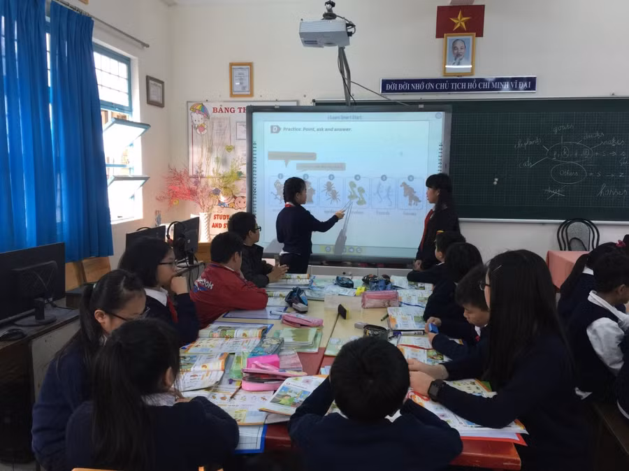 Tăng cường cơ sở vật chất cho dạy học ngoại ngữ. Ảnh: T.G Tăng cường cơ sở vật chất cho dạy học ngoại ngữ. Ảnh: T.G
