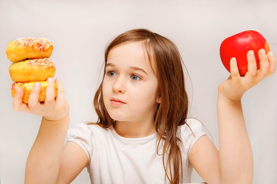 Trẻ có thể tự quyết định những điều nhỏ.