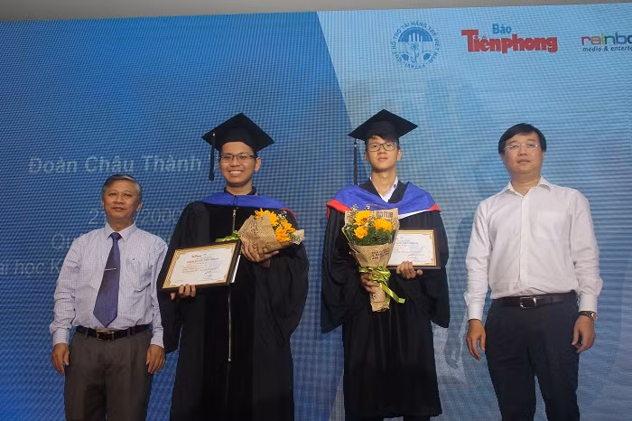 65 sinh viên nhận học bổng "Nâng bước Thủ khoa" năm 2018