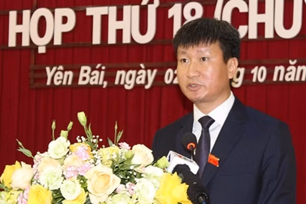 Ông Trần Huy Tuấn, sinh năm 1974 vừa trúng cử chức Chủ tịch UBND tỉnh Yên Bái.
