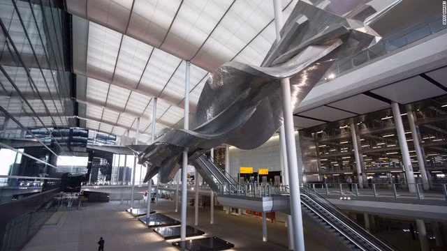  8. Sân bay Heathrow (London, Anh) (Ảnh: CNN) 