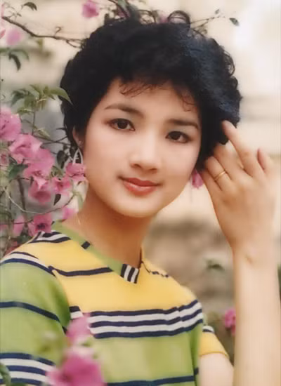 Mái tóc ngắn, xoăn phồng tạo được nét cá tính của Giáng My